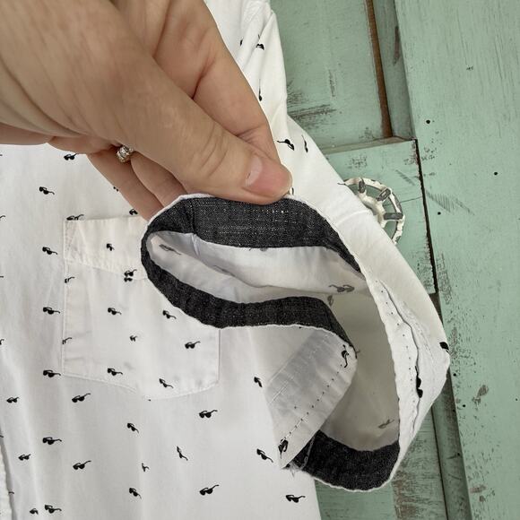 Hudson & Barrow Men's Casual Short Sleeve Shirt Cream‎ w Navy Sunglasses Size L - Picture 8 of 8